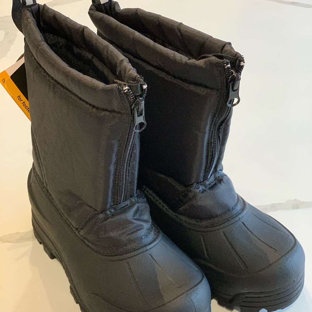 New boys snow boots.